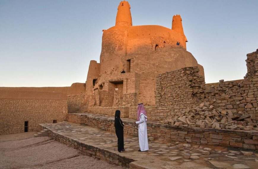 What Are Some Worth-Visiting Places in Saudi Arabia?